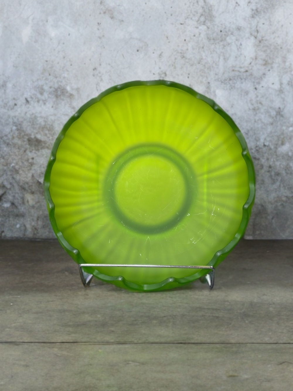 Westmoreland Green Satin Glass Cupped Bowl Lotus Tulip Ribbed 9" VINTAGE